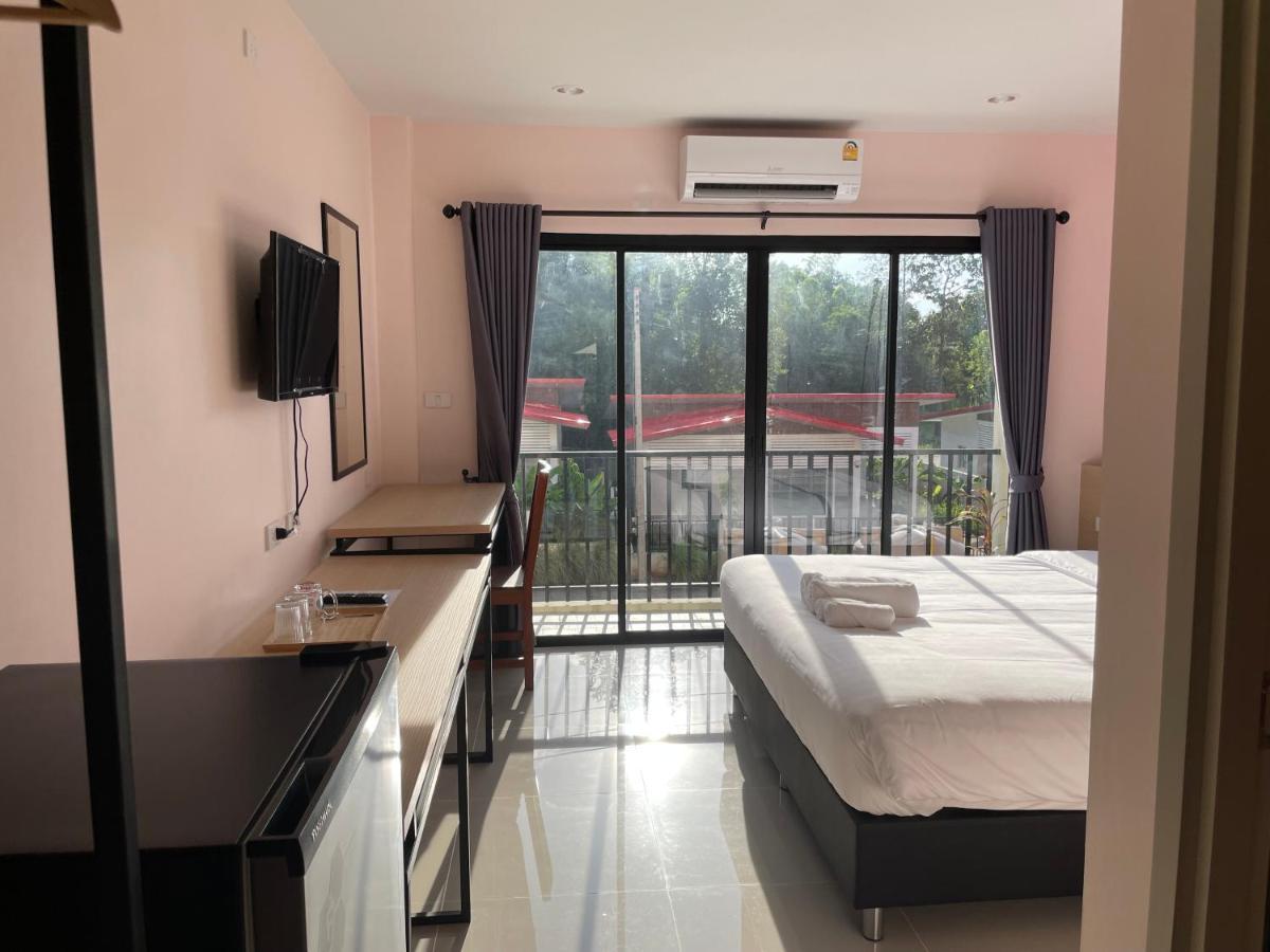 โรงแรมนิยม เอสทีเอ็น 2 - Niyom Stn 2 Hotel Ban Phue Exteriér fotografie